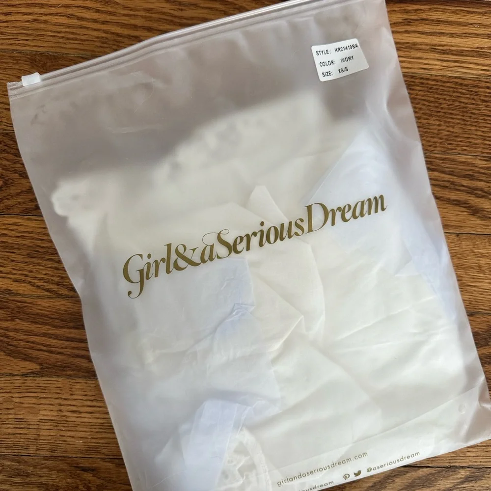 Girl & A Serious Dream MARRAKECH BRODERIE ANGLAISE CROCHET LACE ROBE - Picture 4 of 9